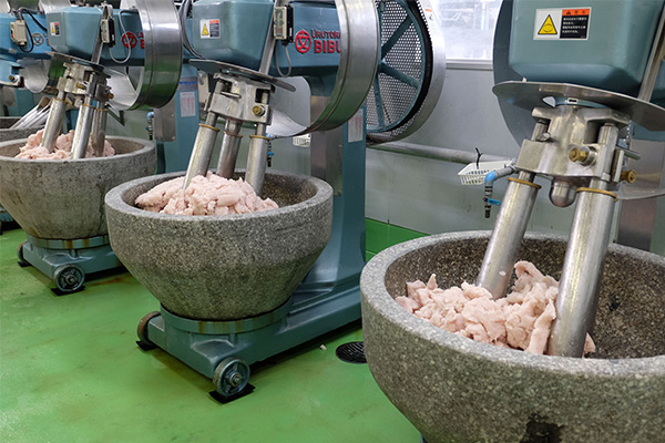かまぼこ製造のイメージ画像